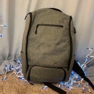 AMAZING UTILITY TRAVEL BACKPACK